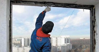 Демонтаж остекления балкона в Чапаевске - цена от 576 руб. - Сварной-Чпв